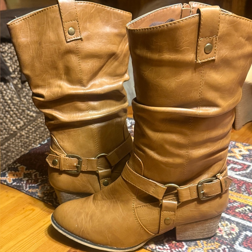 Women's Tan Heeled Boots